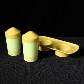 Vintage Mini Plastic Camper Picnic Salt Pepper Shakers Small Eagle Brand USA