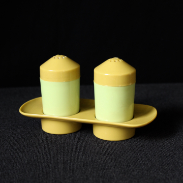 Vintage Mini Plastic Camper Picnic Salt Pepper Shakers Small Eagle Brand USA