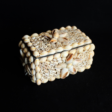 Vintage Folk Art Seashell Shell Lidded Trinket BOX Sailors Valentine